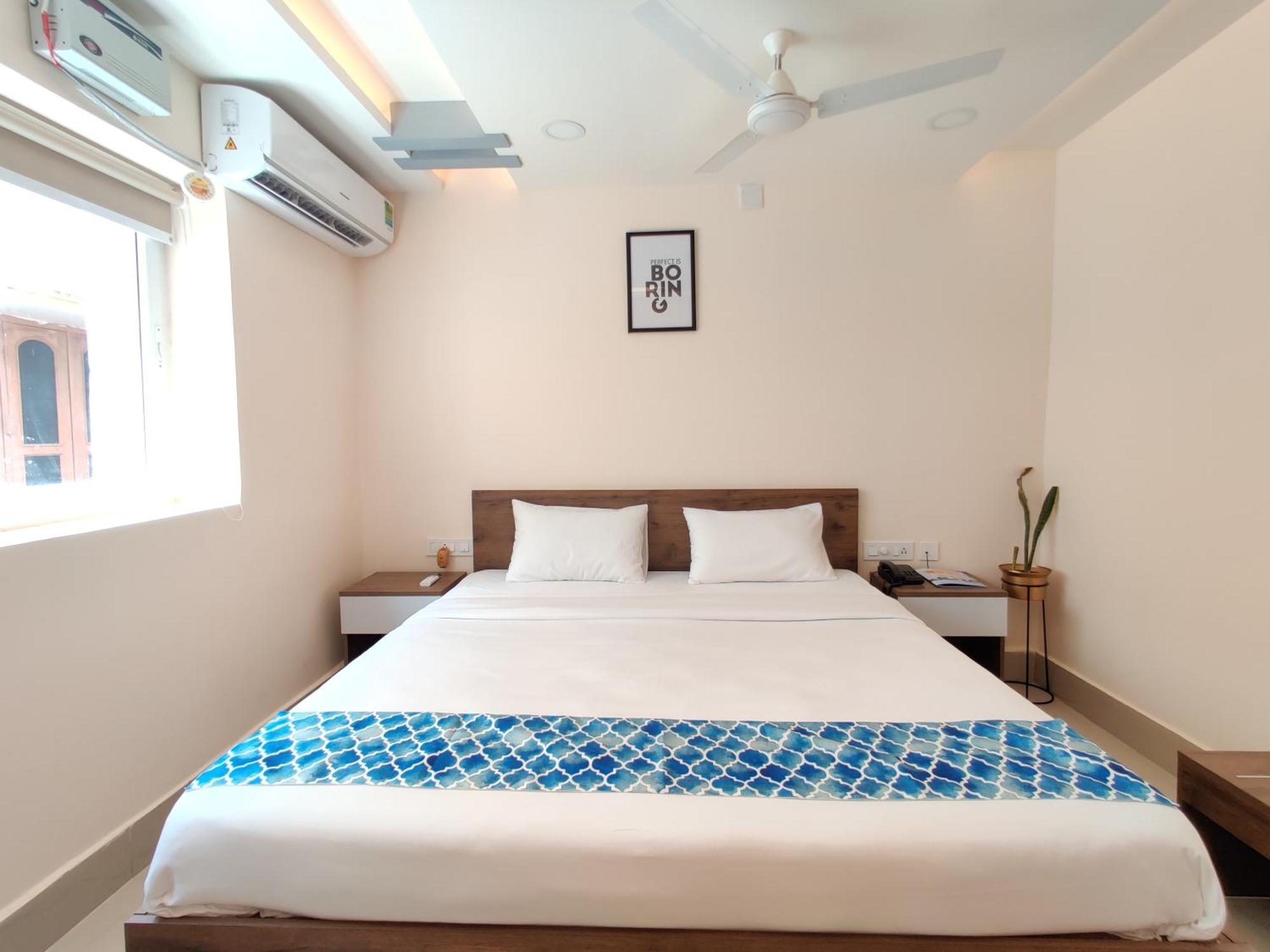 131,The Nook Hotel Bhubaneswar Buitenkant foto