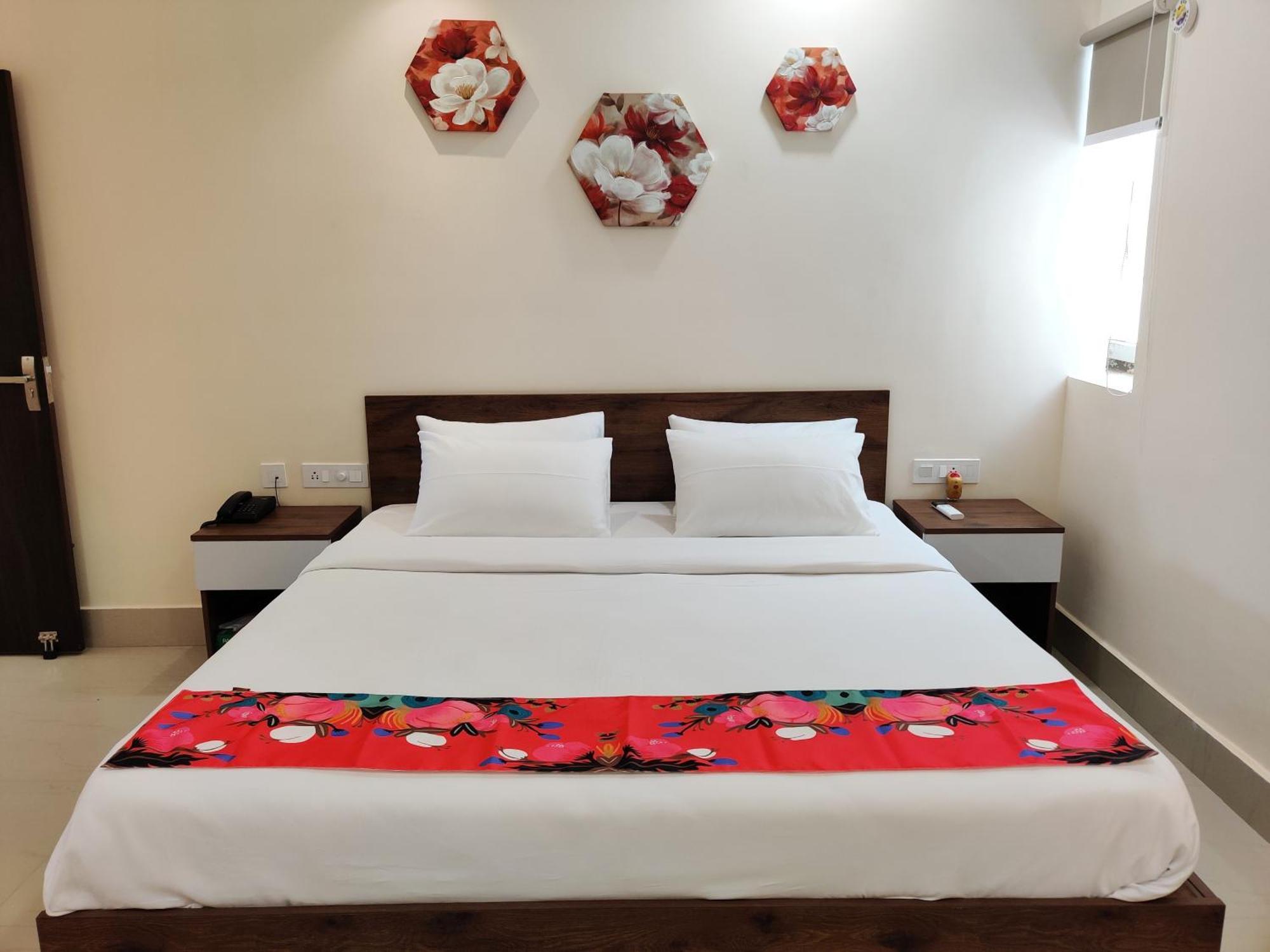 131,The Nook Hotel Bhubaneswar Buitenkant foto