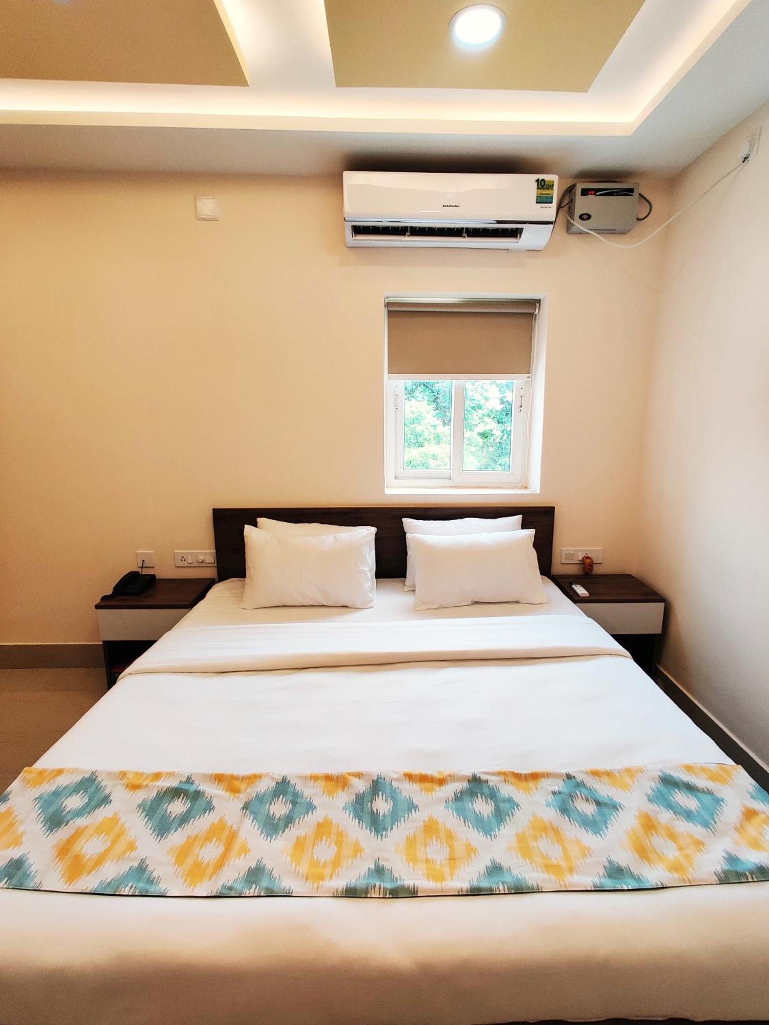 131,The Nook Hotel Bhubaneswar Buitenkant foto