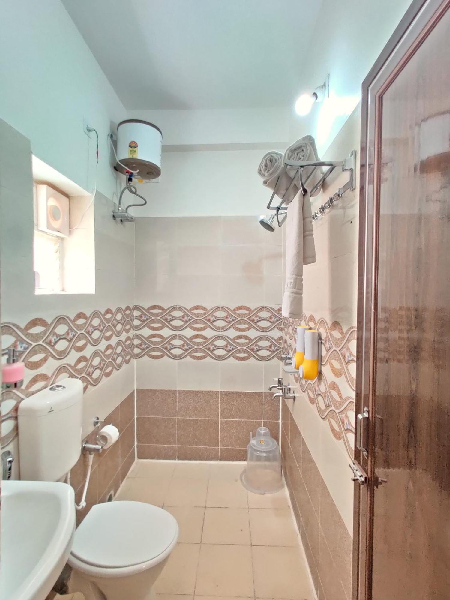 131,The Nook Hotel Bhubaneswar Buitenkant foto