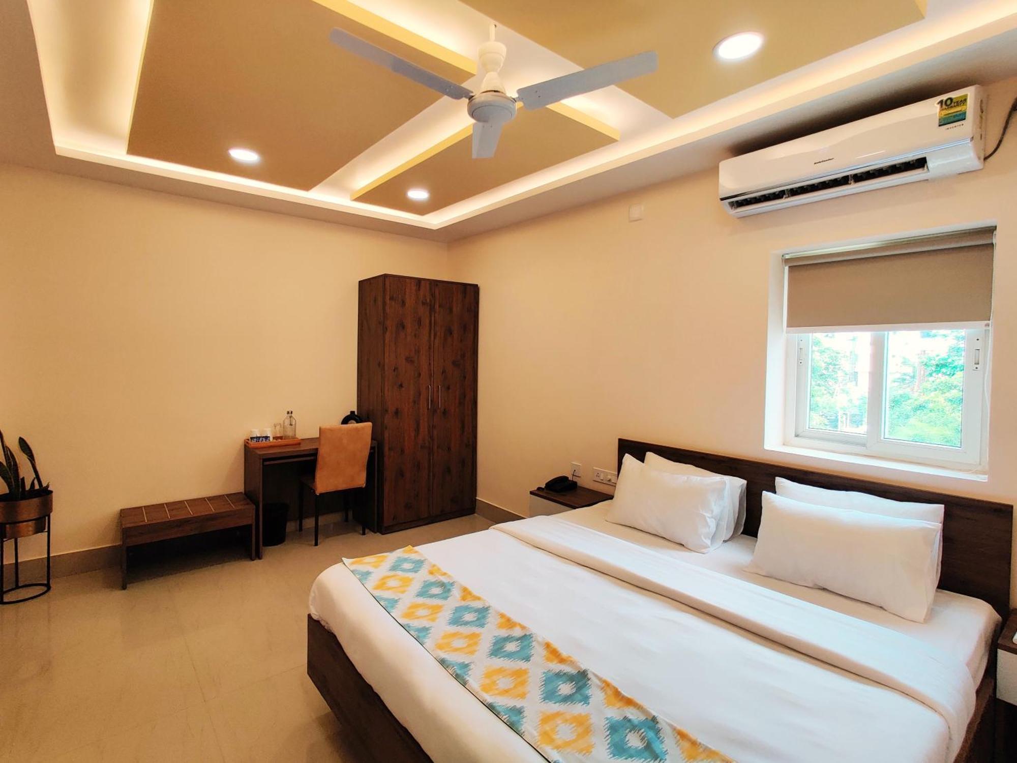 131,The Nook Hotel Bhubaneswar Buitenkant foto